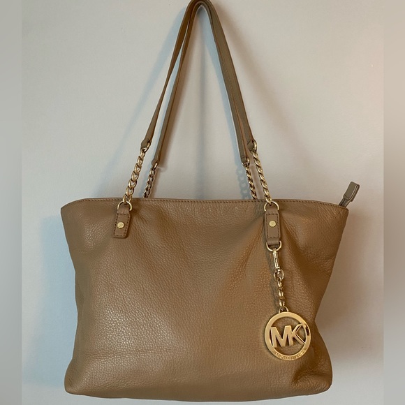 Michael Kors soft grain leather shoulder bag - Picture 1 of 7